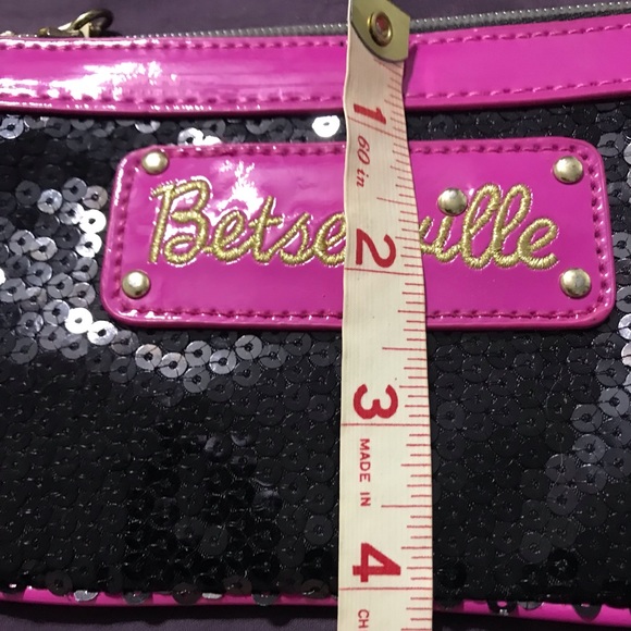 NWOT Betsey Johnson Betseyville Wristlet Black Sequins Pink Accents On The Go - Picture 5 of 9